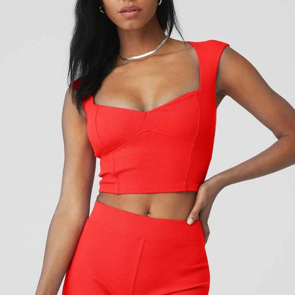 BNWT Alo Ribbed Sweetheart Short Sleeve Top